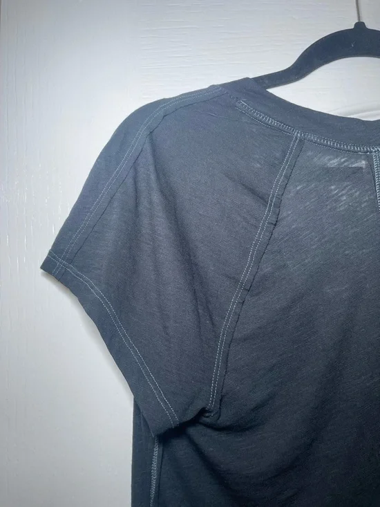Free People We The Free Women’s Black V-Neck Short Sleeve Top Size Medium - Picture 8 of 10